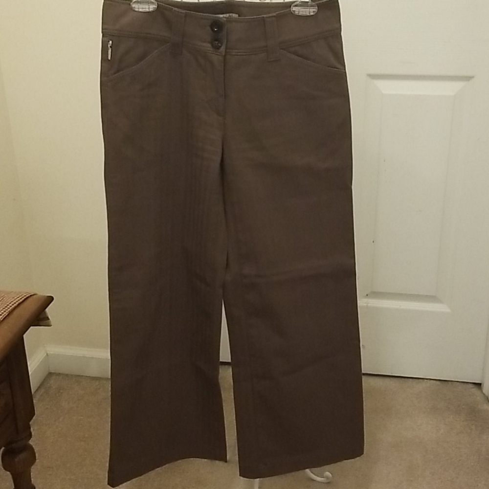 Burberry Wide Leg Cargo Oversized pants. - Picture 3 of 12
